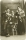 altes schwarz-weiß Foto der Familie Meerbaum: Selmas Vater Max, seine Mutter und seine Schwester